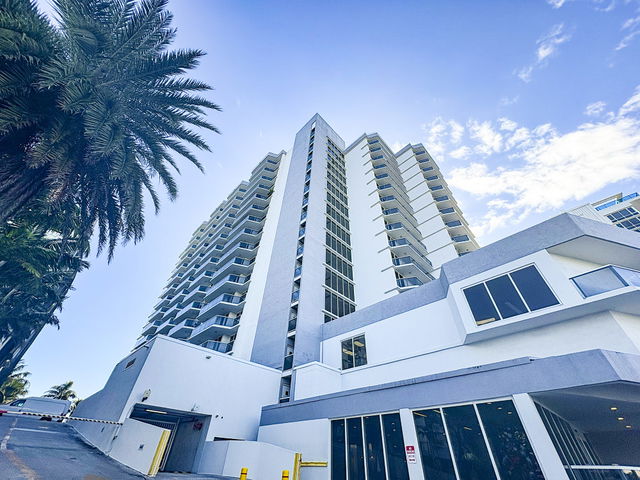 The Riviera  photo 3